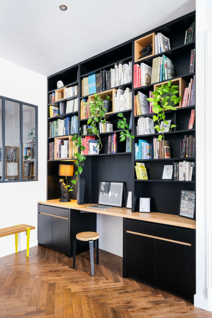 Guillaume Bouvet - laquage noir satiné sur medium - photo ©Jérôme Pantalacci