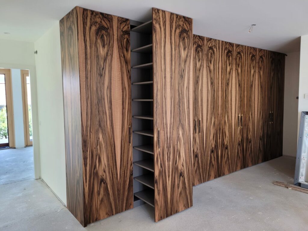 Vernis satiné sur portes de dressing - VOLPON